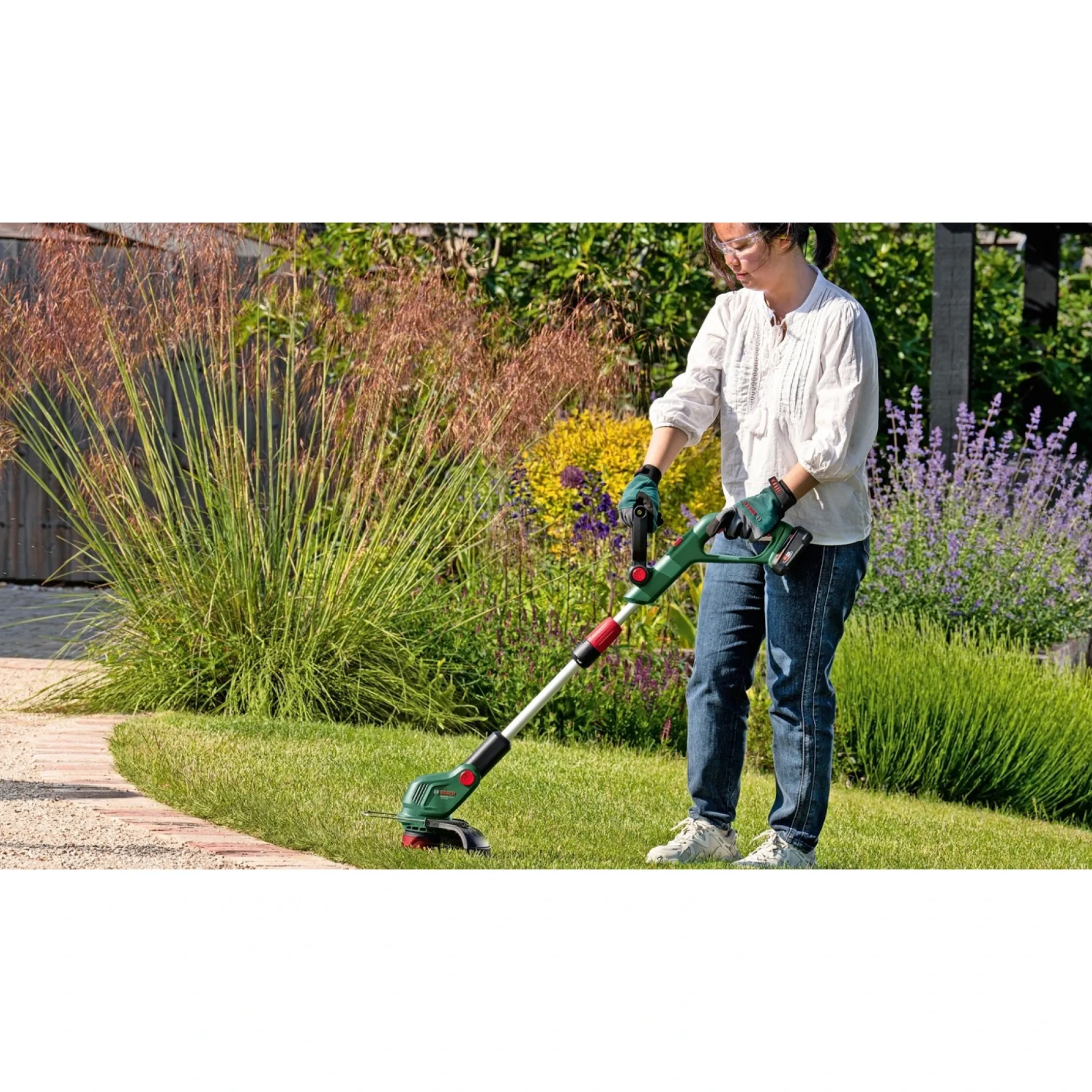 BOSCH UNIVERSAL 18V-26-500 GRÆSTRIMMER 26 CM 18,0 V UDEN BATTERI OG LADER