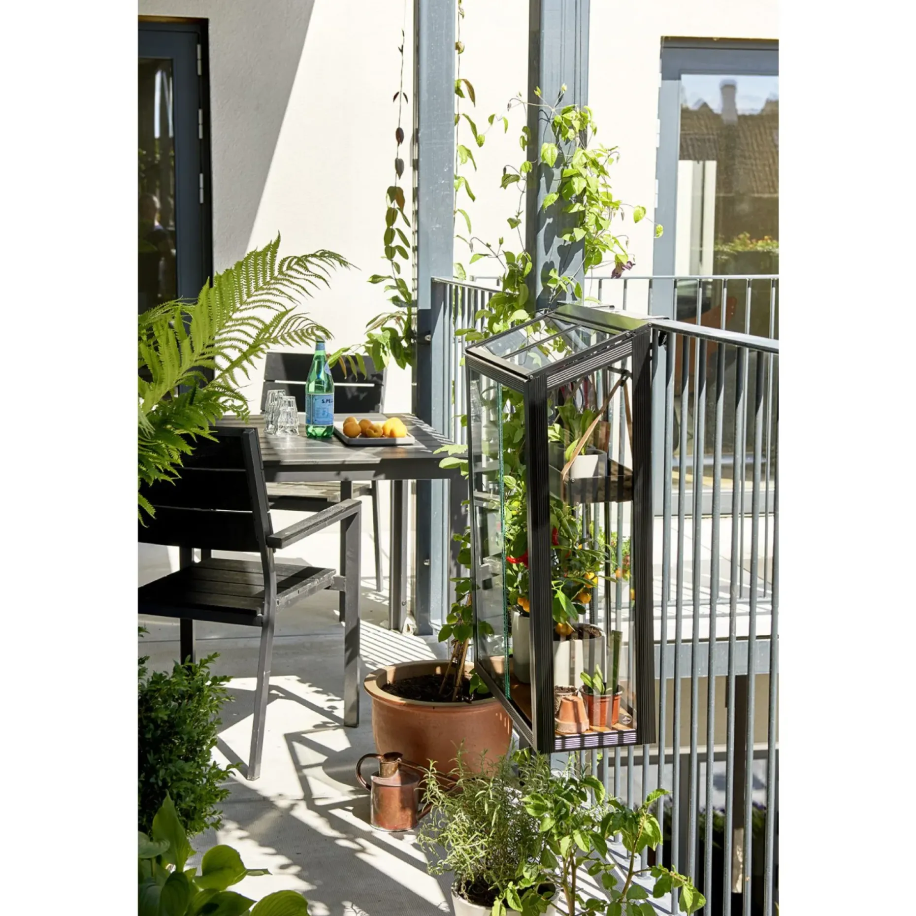 JULIANA URBAN BALCONY VÆGDRIVHUS 4 MM HÆRDET GLAS HELE BANER SORT 0,16 M²