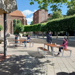 PLUS BORDBÆNKESÆT GYLDENBRUN