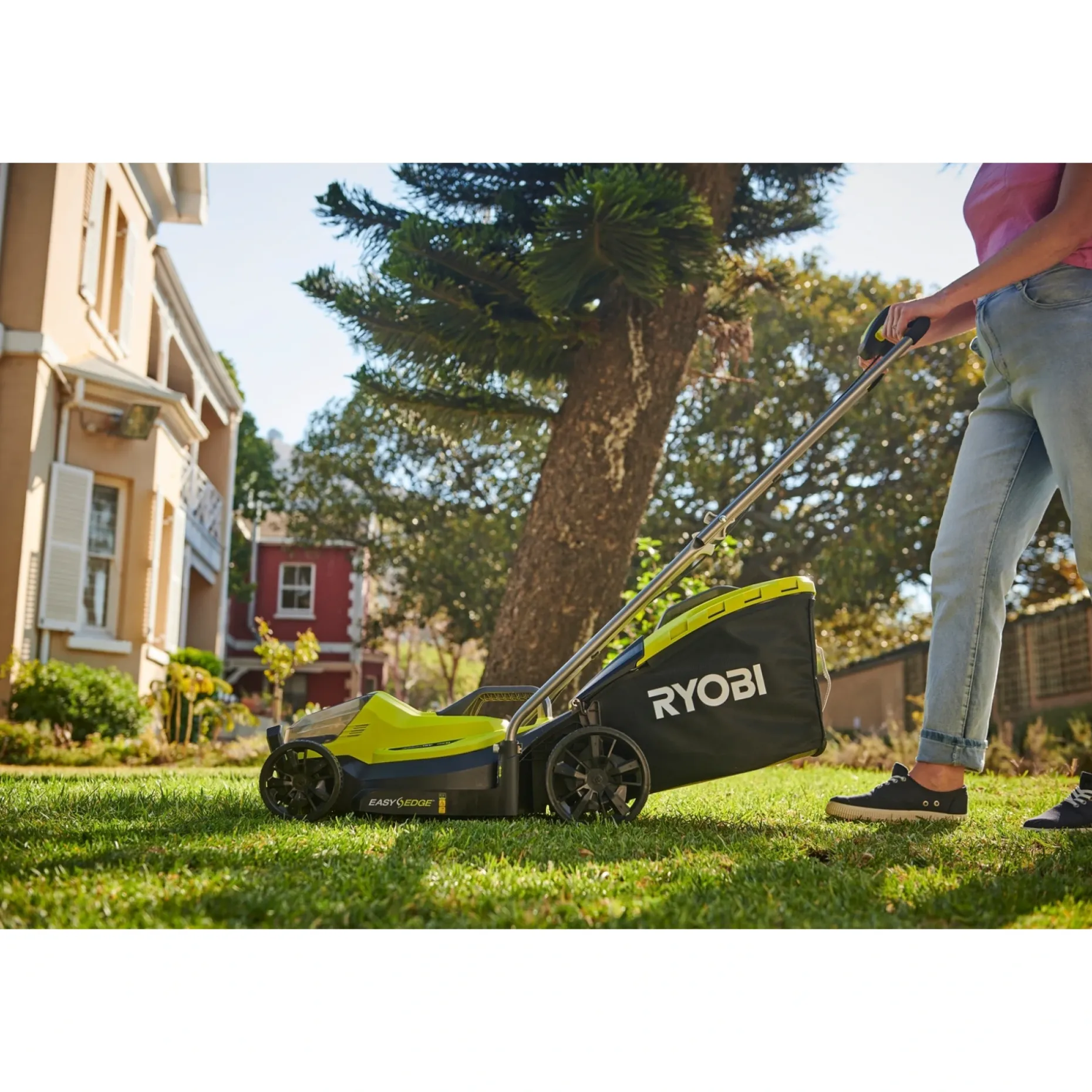 RYOBI RLM18X33B50 PLÆNEKLIPPER AKKU 18V MED BATTERI OG LADER